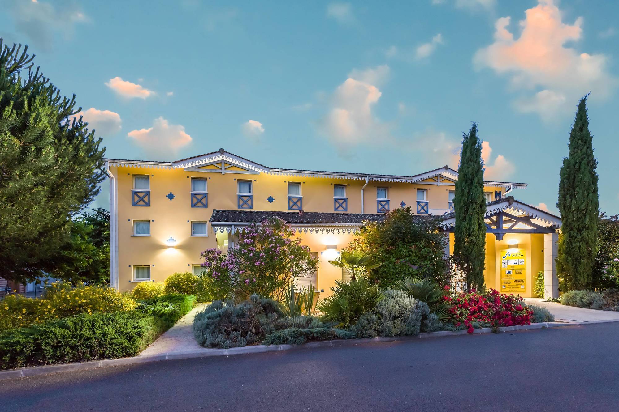 B&B Hotel Bordeaux Merignac Aeroport Exteriör bild
